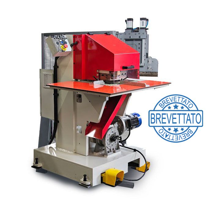 progettata per tagliare angoli di carta di grandezza variabile con un dispositivo di taglio brevettatox tagliare un angolo.